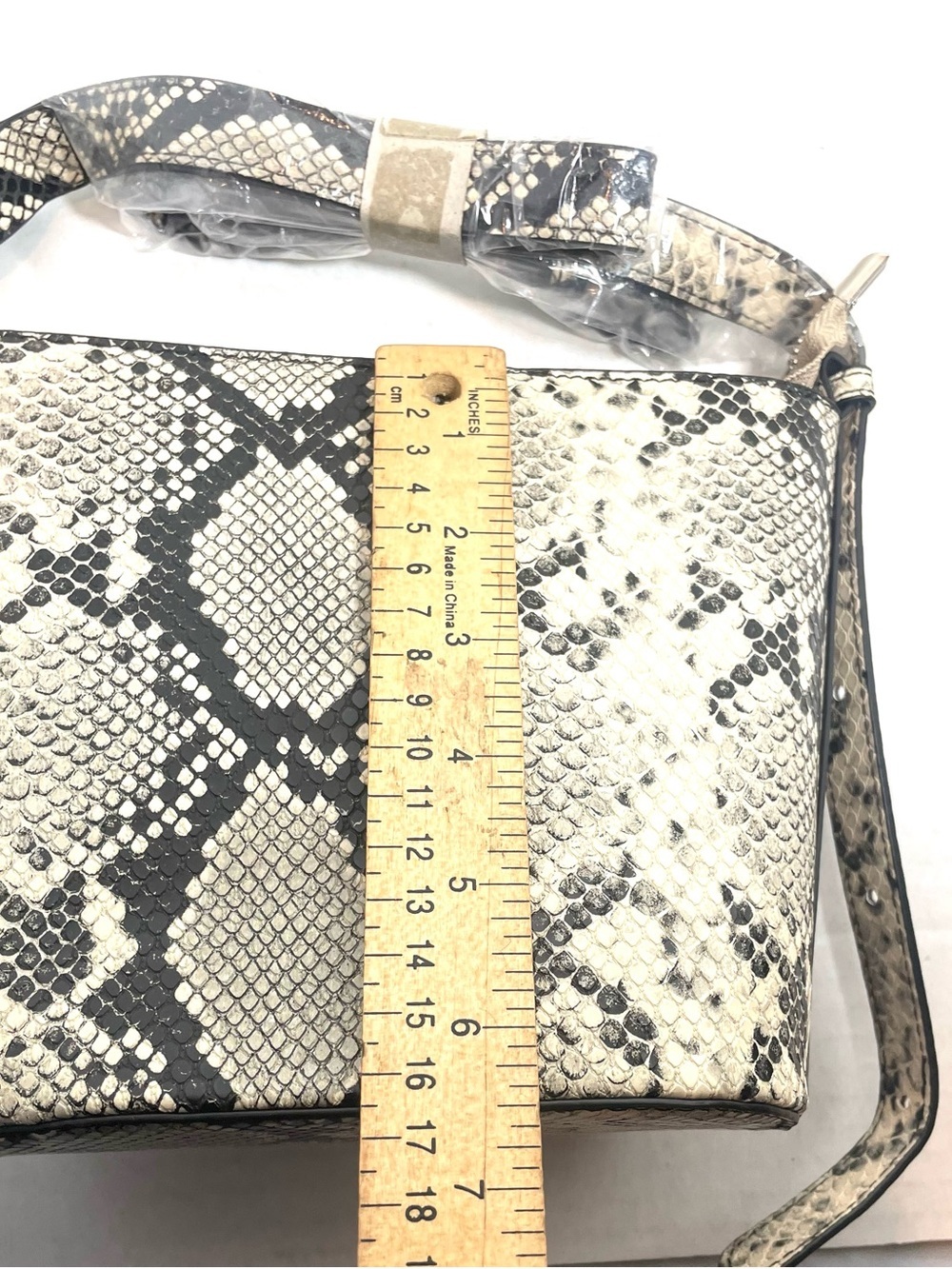 Women’s Snake Print Crossbody Bag Neutral Faux Leather Shoulder Purse NWOT - Picture 11 of 12